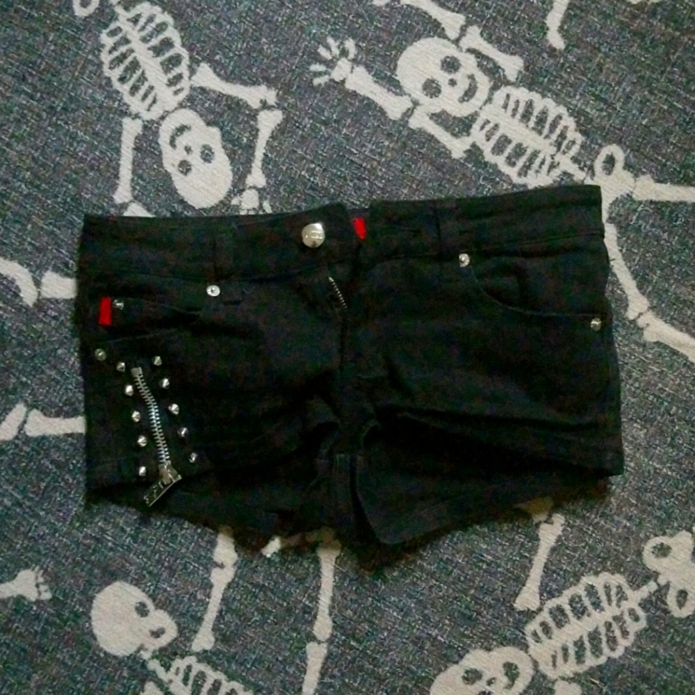 🖤 Tripp NYC studded shorts 🖤